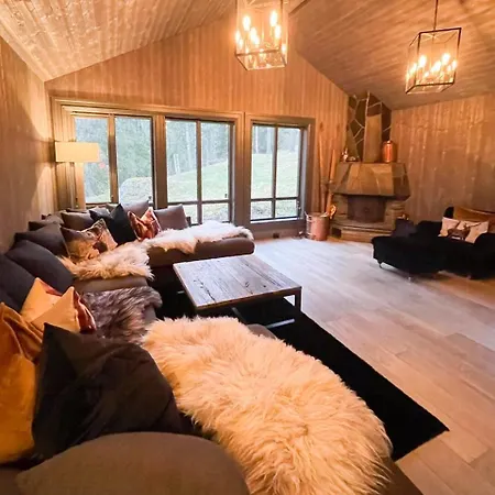 Nyaraló Mountain Escape Near Gulsrud With Historical Charm *